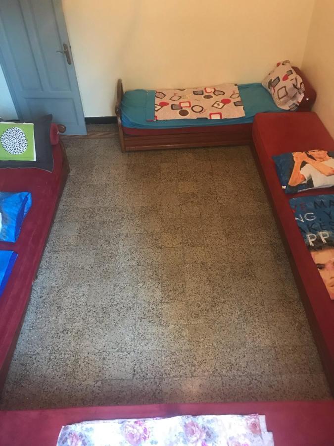 Host-in Hostal